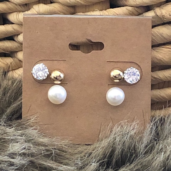 Vintage lot of three pairs stud post earrings - Picture 1 of 3